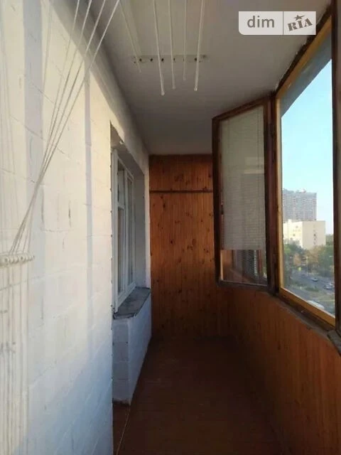Sale of 1-room apartment 31.5 sq. m. on Dmytra Pavlichka Avenue 3 •