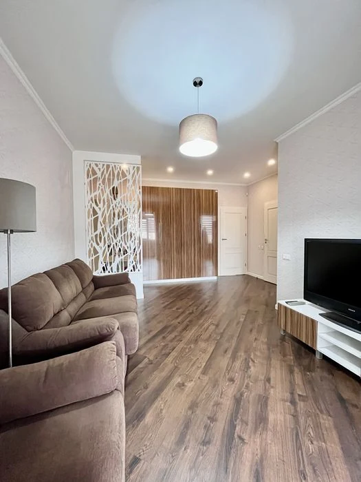 2-room apartment for sale in the Small Market area.
