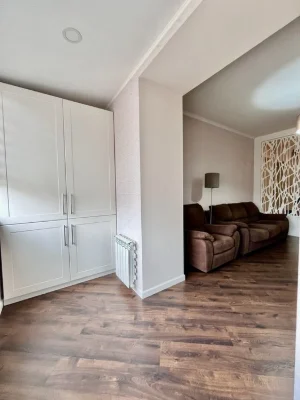 2-room apartment for sale in the Small Market area.