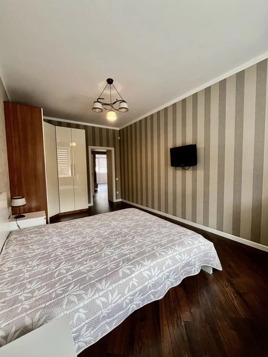 2-room apartment for sale in the Small Market area.