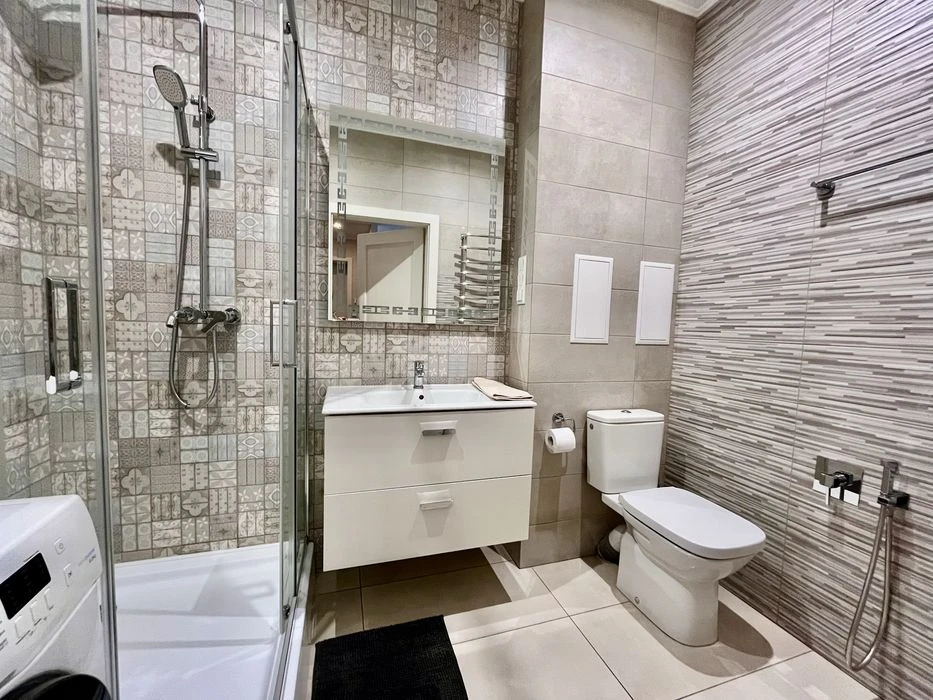 2-room apartment for sale in the Small Market area.