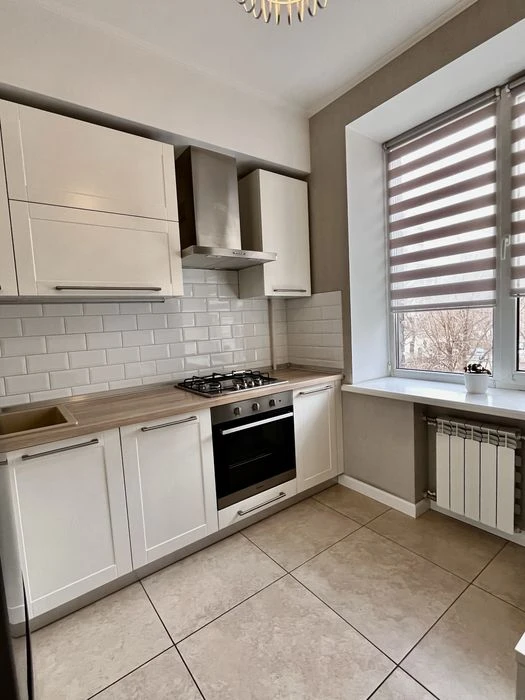 2-room apartment for sale in the Small Market area.