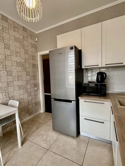 2-room apartment for sale in the Small Market area.