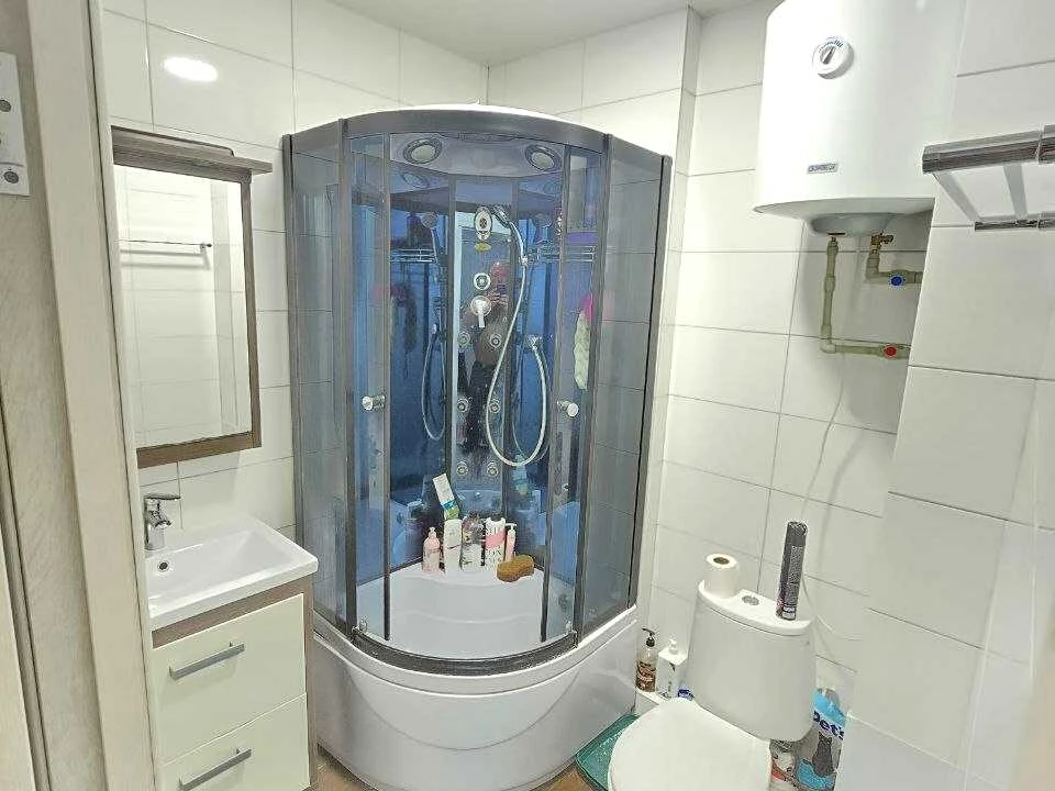 Apartment. Dnipro, Naberezhna Peremohy st.
