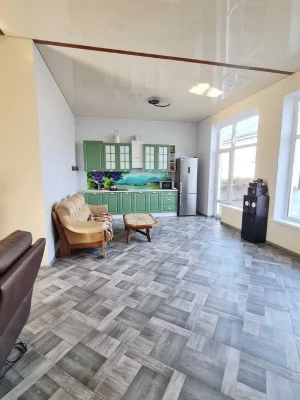 Продается дом с ремонтом в Киевском районе