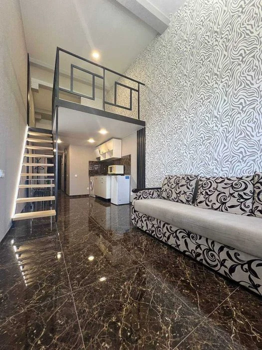 For sale 1 room apartment in the Parkovy Kvartal residential complex, 2 levels, new renovation, 45 rooms.