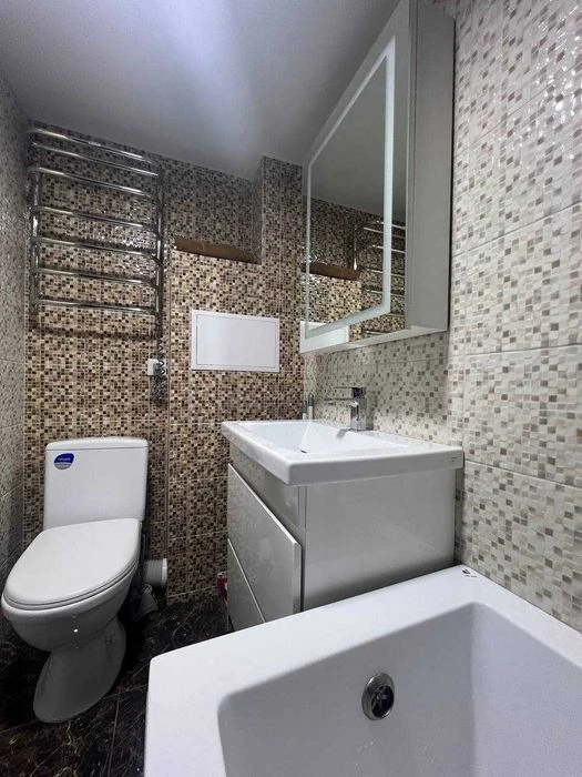 For sale 1 room apartment in the Parkovy Kvartal residential complex, 2 levels, new renovation, 45 rooms.