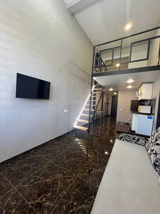 For sale 1 room apartment in the Parkovy Kvartal residential complex, 2 levels, new renovation, 45 rooms.