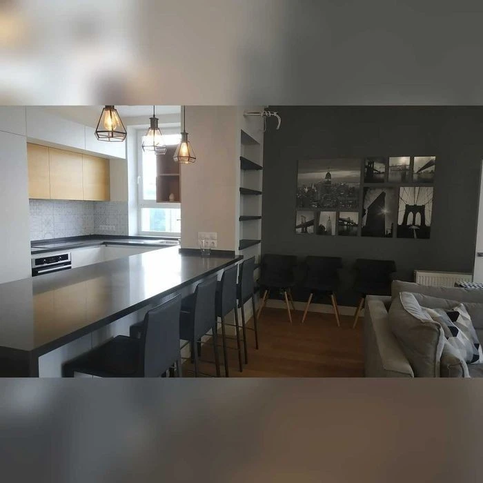 Продаж 3к квартири 97 кв. м на вул. Золотоустівська 47/49 •