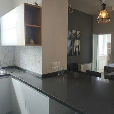 Продаж 3к квартири 97 кв. м на вул. Золотоустівська 47/49 •