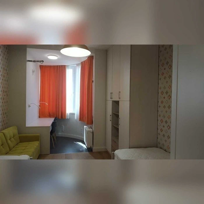 Продаж 3к квартири 97 кв. м на вул. Золотоустівська 47/49 •