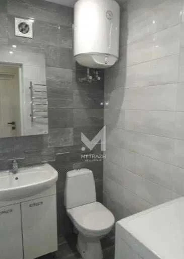 CENTER! Two-bedroom apartment for sale on Literaturnaya Street, 3 euros.