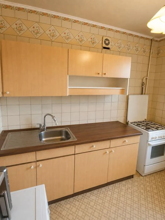 Selling 3 apartments on Grigory Skovorody Street, Yaroslava Mudroho metro station, progr.