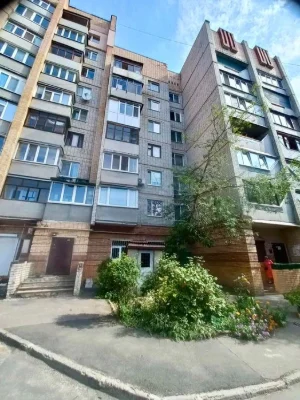 Selling 3 apartments on Grigory Skovorody Street, Yaroslava Mudroho metro station, progr.