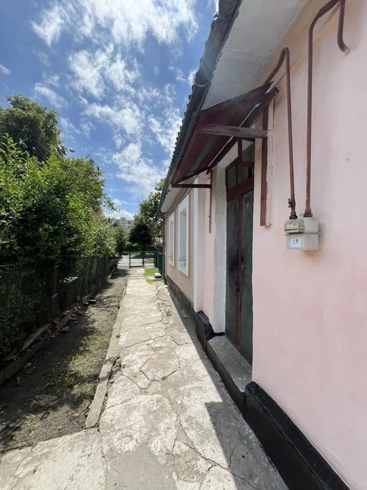 Продається частина  будинку р-н Раково, вул Чорновола.