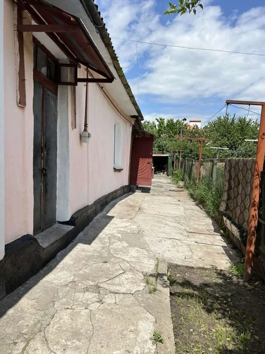Продається частина  будинку р-н Раково, вул Чорновола.
