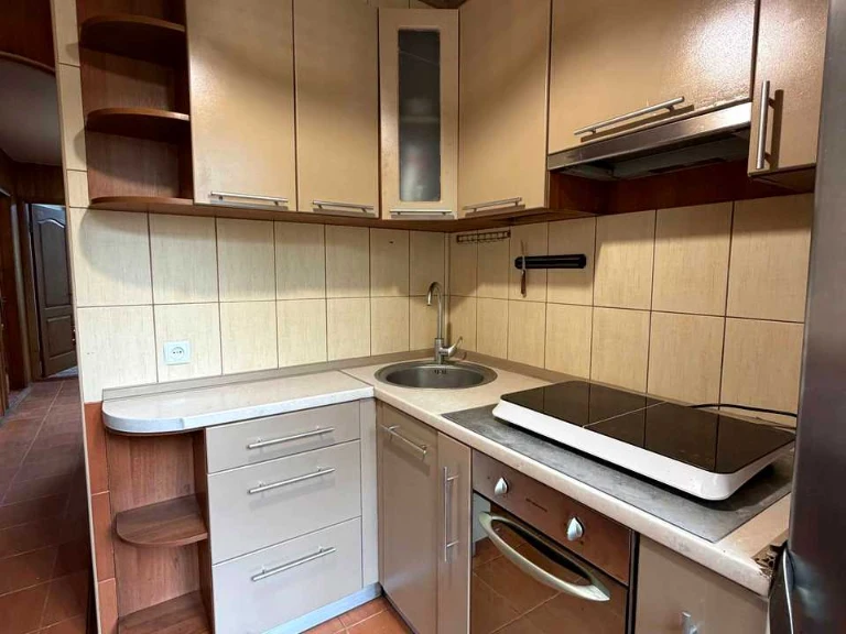 Apartment. Kharkiv, Traktorostudivnyky Ave.
