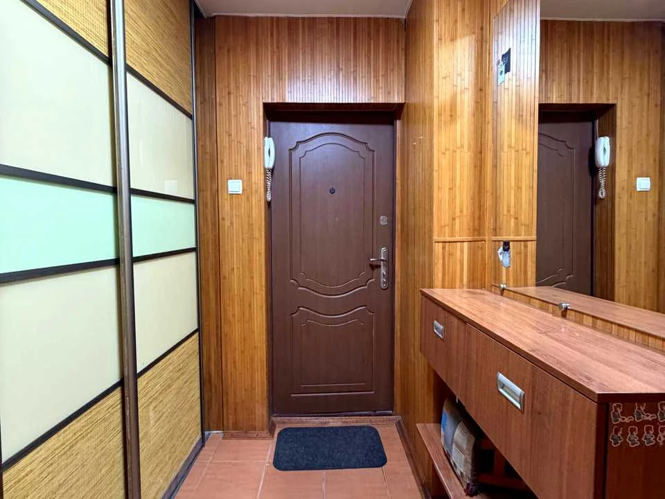 Apartment. Kharkiv, Traktorostudivnyky Ave.