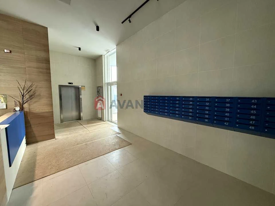 Apartment. Kyiv, Mykola Bazhana Ave., (Building 9)