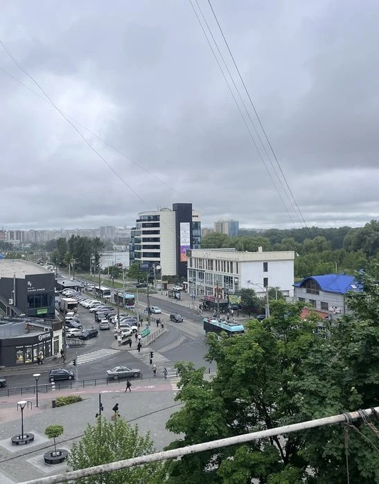 Мінімальне переоформлення! Світла 1к Електроніка середній по