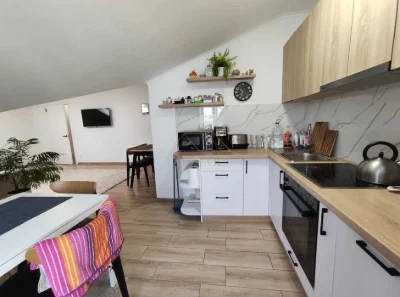 Продается 2 ком квартира + кухня-студия, 75м2.