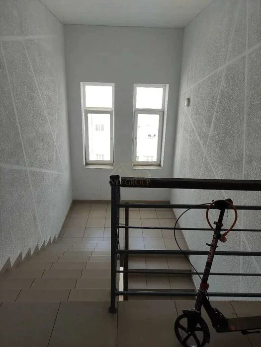 Продается 2 ком квартира + кухня-студия, 75м2.