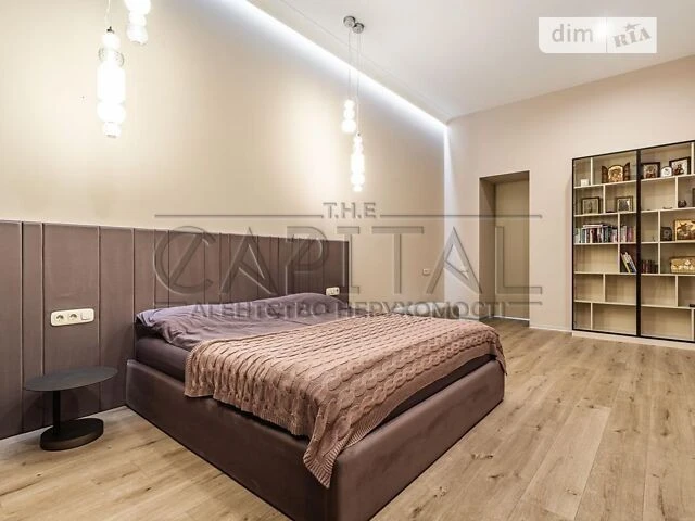 Sale of 3-room apartment 141 sq. m on Kruglouniversitytska 1 st.