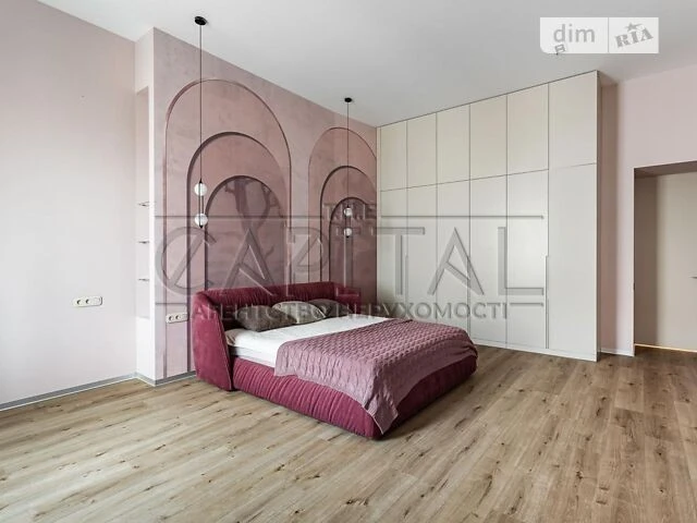 Sale of 3-room apartment 141 sq. m on Kruglouniversitytska 1 st.