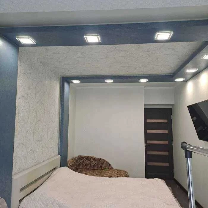 I am selling a 3-room apartment with an area of 66 m², 7th floor from 9, st.