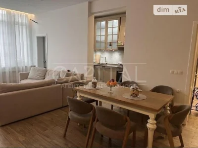 Sale of 3-room apartment 80 sq. m. on Kyrylo-Mefodiyevska 2 st. •