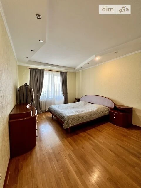 Sale of 2-room apartment 77 sq. m on Petra Hryhorenka Avenue 1B •