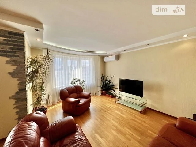 Sale of 2-room apartment 77 sq. m on Petra Hryhorenka Avenue 1B •