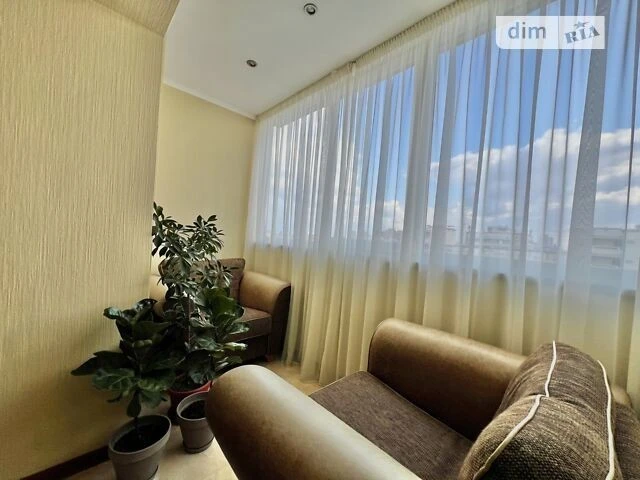 Sale of 2-room apartment 77 sq. m on Petra Hryhorenka Avenue 1B •