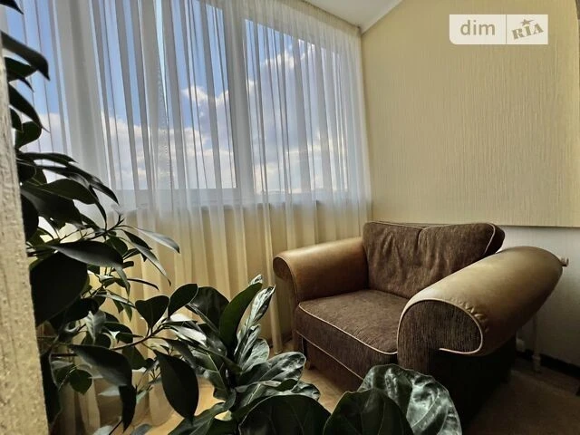 Sale of 2-room apartment 77 sq. m on Petra Hryhorenka Avenue 1B •