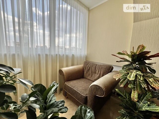 Sale of 2-room apartment 77 sq. m on Petra Hryhorenka Avenue 1B •
