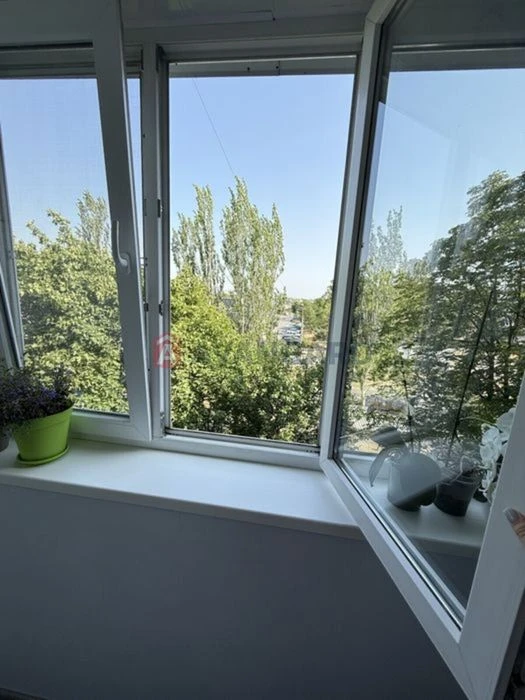 Продажа: 3-комнатная квартира по улице Парамонова, Космос