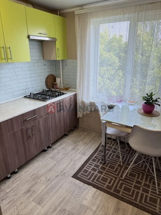 Продажа: 3-комнатная квартира по улице Парамонова, Космос