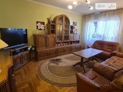 Sale of 3-room apartment 70 sq. m. on Levka Lukyanenka St. 33/35 •