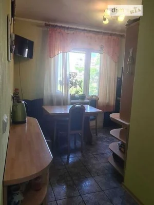 Sale of 3-room apartment 70 sq. m. on Levka Lukyanenka St. 33/35 •