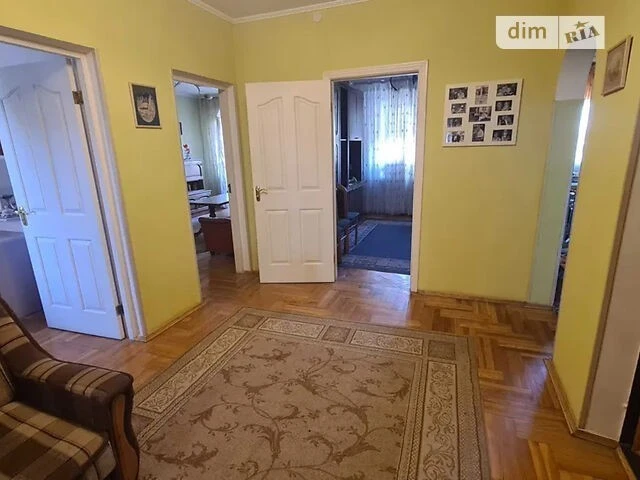 Sale of 3-room apartment 70 sq. m. on Levka Lukyanenka St. 33/35 •