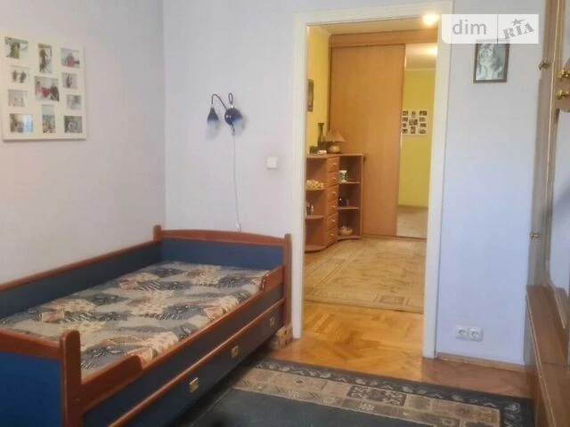 Sale of 3-room apartment 70 sq. m. on Levka Lukyanenka St. 33/35 •