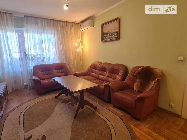 Sale of 3-room apartment 70 sq. m. on Levka Lukyanenka St. 33/35 •