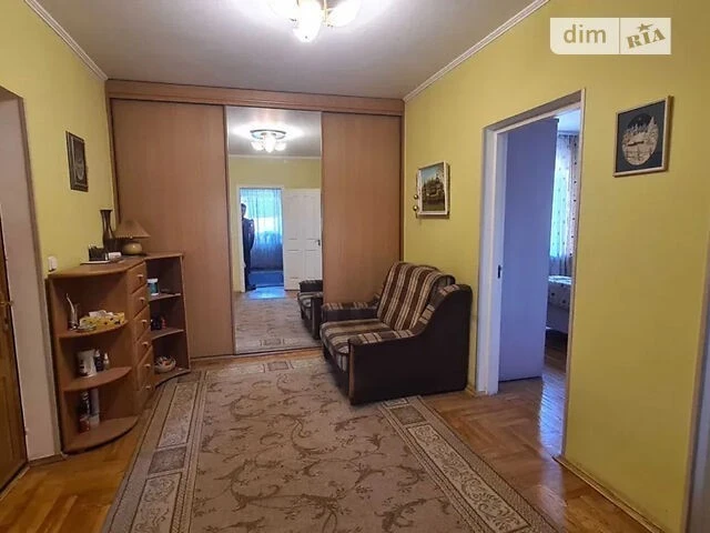 Sale of 3-room apartment 70 sq. m. on Levka Lukyanenka St. 33/35 •