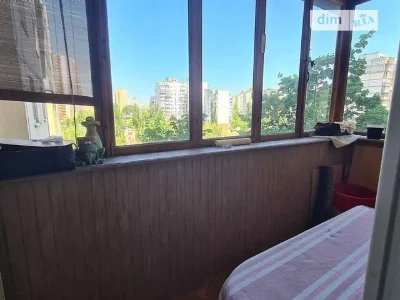 Sale of 3-room apartment 70 sq. m. on Levka Lukyanenka St. 33/35 •