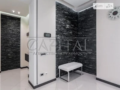 Sale of 4-room apartment 176 sq. m. on Andriy Verkhoglyada St. 9 • I