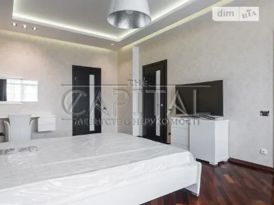 Sale of 4-room apartment 176 sq. m. on Andriy Verkhoglyada St. 9 • I