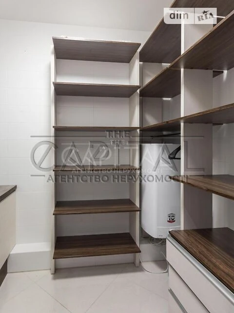 Sale of 4-room apartment 176 sq. m. on Andriy Verkhoglyada St. 9 • I