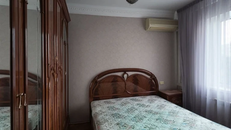 3-apartment Lisovyi massiv, Desnyanskyi district