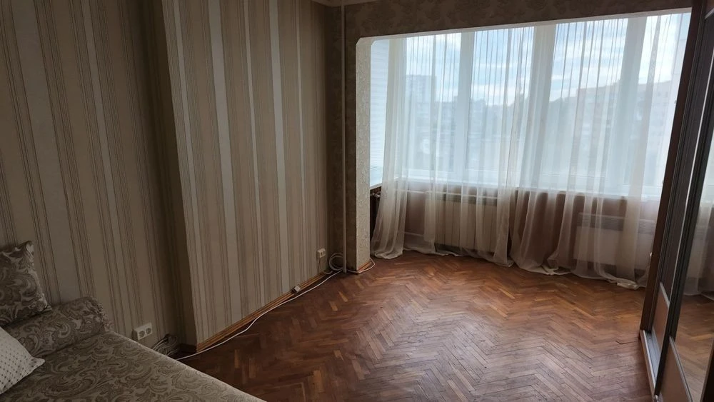 3-apartment Lisovyi massiv, Desnyanskyi district