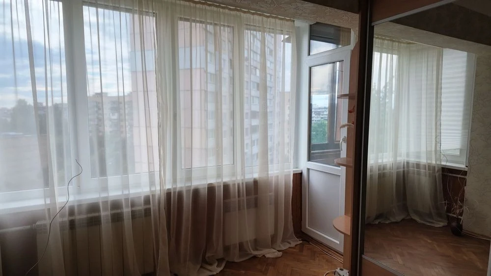 3-apartment Lisovyi massiv, Desnyanskyi district